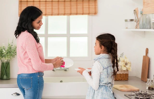 Pourquoi confier des tâches à un enfant dès son plus jeune âge ?