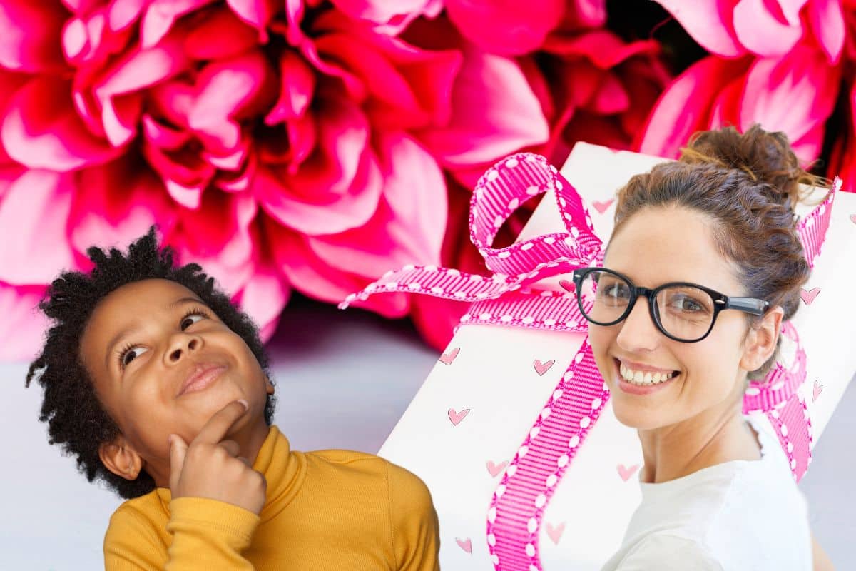 vous cherchez le cadeau parfait pour votre mamounette pour la fête des Mères ? Parce que votre maman le mérite bien, offrez-lui un cadeau pour la fête des Mères qui sorte de l’ordinaire. Nous proposons plus de 250 idées uniques et originales. Ici, pas de bouquet de fleurs, de parfum ou de bijoux (ou alors, c’est qu’ils ont vraiment quelque chose d’original !). Sur notre boutique en ligne, nous vous proposons les meilleures idées cadeaux originales pour la fête des Mères. Des objets personnalisés avec vos photos et votre texte, de la déco unique et des petites attentions et des idées qu’on ne voit nulle part ailleurs qui lui prouveront que vous tenez beaucoup à elle !